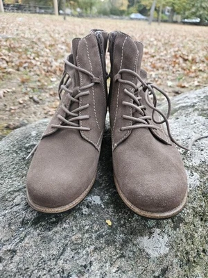Botas de tornozelo Earth Origins camurça com cadarço Adara Olive, femininas tamanho 8 largas, marrom - Imagem 1 de 4