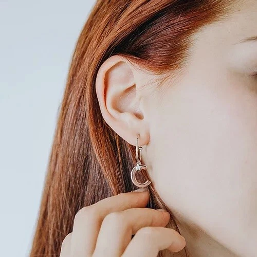 Orecchini Comete Gioielli stella lettera argento e zirconi - Immagine 1 di 3