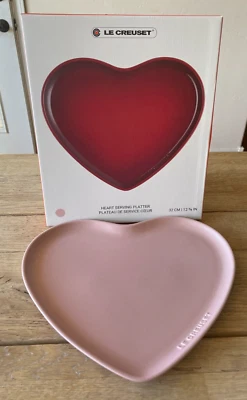 Plato para servir corazón de gres Le Creuset 12,62 en rosa azúcar NUEVO EN CAJA Foto 1 de 4