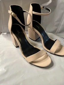 Qupid Women’s Dress shoes nude color 8 with 3 inch heel and gold accents / Strap - Picture 1 of 12