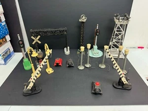 Huge lot of Lionel Vintage Signals, and Accessories Untested POSTWAR - Picture 1 of 17