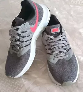 Nike Run Swift Sneakers Athletic Shoe Cushioned Breathable Lightweight sz 8 Gray - Picture 1 of 20