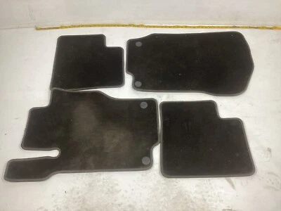 Juego de 4 alfombrillas delanteras traseras Mercedes GL550 2008-2012 A1646806648 OEM. Foto 1 de 4
