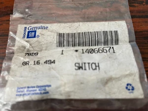 1973-1982 Corvette INTERIOR LIGHT AND DOOR ADJAR SWITCH NEW GM 14066671 - Imagen 1 de 2