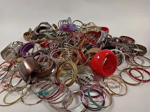 Job Lot 5.9kg Mixed Fashion Bangles Bracelets Jewellery Bundle - Picture 1 of 10