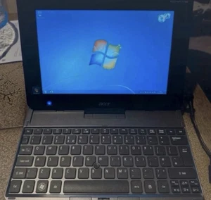 Acer Iconia W 500 tablet/ Laptop - Picture 1 of 5