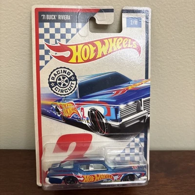 Tarjeta de auto diecast Buick Riviera 2017 Hot Wheels Racing Circuit 71 no perfecta Foto 1 de 4