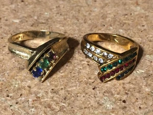 TWO VINTAGE GOLD TONE RHINESTONE SAMPLE & CHRISTMAS COLOR RING SIZE 5 & 7.5 - Picture 1 of 14