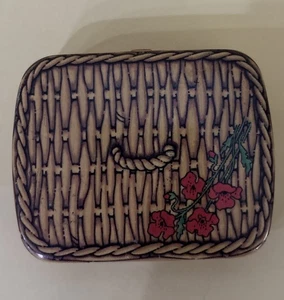 Vintage Dodo Designs Picnic Basket Tin - England 2.25” x 2” - Picture 1 of 3