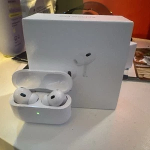 AirPod pro 2s - Photo 1 sur 3
