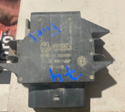 AUDI Q7 2006-2015 MÓDULO DE CONTROL DE BOMBA DE COMBUSTIBLE OEM Foto 1 de 4