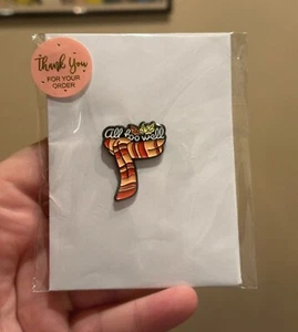 Taylor Swift All Too Well Pin, Taylor Swift Emaille Pin Anstecker & rote Albumdrucke - Bild 1 von 2