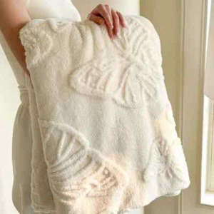 White Four Seasons Flannel Blanket Exquisite 3D Butterfly Comfortable and Warm - Picture 1 of 18