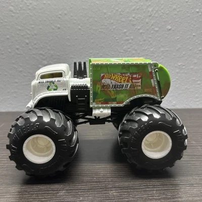 Camión de basura Hot Wheels Monster Truck Will Trash It All Foto 1 de 4