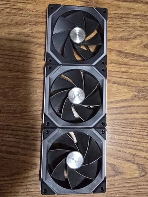 Lian Li Uni Fan SL V2 Reverse Blade x3 NO control box. - Image 1 of 3