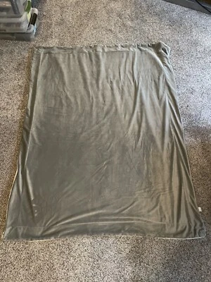 Chick-Fil-A Quilted Gray Throw Blanket 4’ X 5’ Soft Fluffy Couch Bed Car Clean - Image 1 of 4