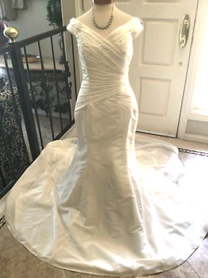 Vestido de novia JASMINE vestido de novia calce y acampanado sirena marfil 10 NUEVO  Foto 1 de 4