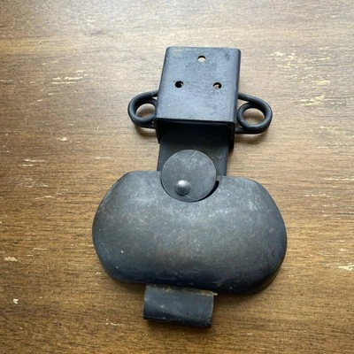 2000 Ford Econoline - Inner Engine Cover Lower Latch - Image 1 of 4