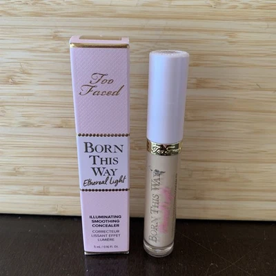 Corretivo de luz etéreo Too Faced Born This Way ~ Honeybun ~Novo na caixa - Imagem 1 de 4