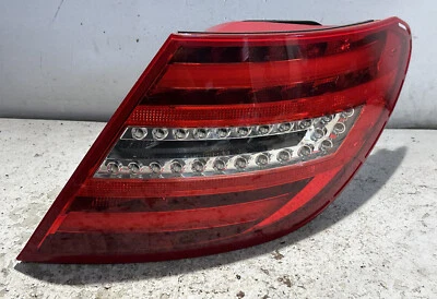 Luz trasera derecha pasajero mercedes-benz w204 c300 c350 c250 2010-2014 Foto 1 de 4
