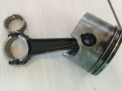 2002 EVINRUDE 175HP PISTON & CON-ROD Std., Stbd 5000813, 0392591 75HP-175HP - Image 1 of 4