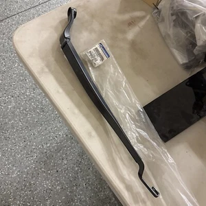 2017 - 2024 CHRYSLER PACIFICA FRONT LEFT DRIVER SIDE WINDSHIELD WIPER ARM OEM - Picture 1 of 2
