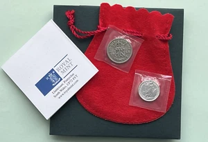 Royal Mint Gift Set 1946 Sixpence - 2006 1/10 Ounce Britannia Bullion - Picture 1 of 5