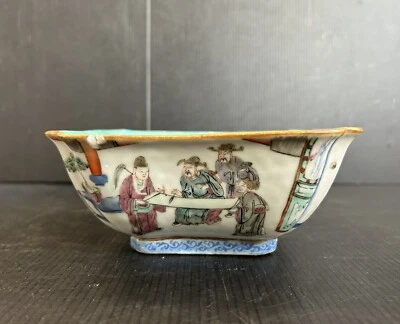 Antiguo cuenco cuadrado chino de porcelana Familias rosa interior turquesa Foto 1 de 4