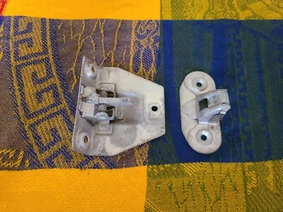 Mercedes Benz trunk Lid Lock latch 1137500285 R107 C107 W113 W114 W115 W116  - Image 1 of 4