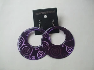 Pendientes colgantes círculo abierto acrílico púrpura con patrón de remolino color lila - Imagen 1 de 1