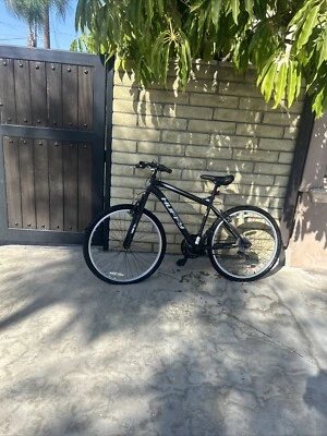 Schwinn S2792WMDS Sidewinder Mountain Bike - Black - Image 1 of 4