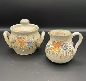 Juego de cerámica artística crema y azúcar con borde verde - flores naranjas y azules - Imagen 1 de 12