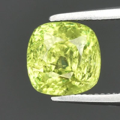 💎 1.57ct 6x6mm Cushion Natural Yellowish Green Grossular Garnet - Mali Gemstone - Image 1 of 4