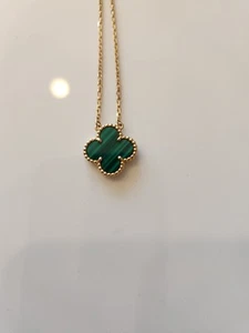 New in box - Van Cleef & Arpels Alhambra Malachite Pendant Necklace - Picture 1 of 6