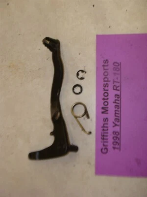 Yamaha RT180 1998 OEM pedal de freno trasero resorte hardware clip Foto 1 de 4
