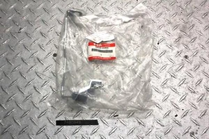 2007 SUZUKI GSXR600 BOTTOM FAIRING COVER MOUNTING BRACKET 9430-O1H00 - Picture 1 of 7