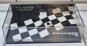 Minichamps 1:43 RED BULL RACING RENAULT RB7 M. WEBBER 2011 solo SCATOLA!!! - Foto 1 di 1