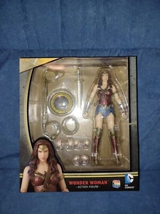 Medicom Mafex No.024 Wonder Woman Batman Vs Superman Action Figure New Toys - Imagen 1 de 1