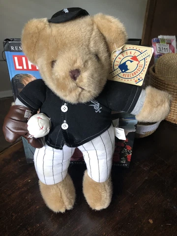 Vintage MLB Chicago White Sox Stuffed Bear With Tags Cover