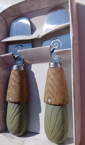 Pfaltzgraff Set di due spandiconcime in legno naturale ~ gres / acciaio inox ~ vintage - Foto 1 di 7