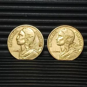 World Coin Consecutive Dates France 1982 & 1983 5 Centimes W/4 Folds #BE143 - Picture 1 of 6