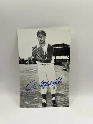 Jim Catfish Hunter Signed Vintage Photo Postcard Beckett Auto COA - Image 1 of 3