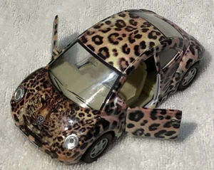 Volkswagen New Beetle Car  Kinsmart 1:32 Diecast  Pull Back Toy Car - Picture 1 of 8