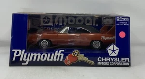 1:18 ERTL AMERICAN MUSCLE 1970 PLYMOUTH SUPERBIRD “BURNT ORANGE” RARE NIB - Picture 1 of 3