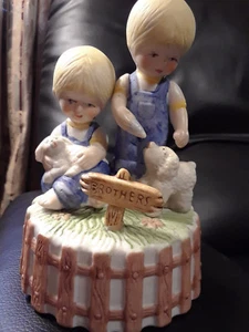 Music Box Brothers Wind Up 6" - Bild 1 von 3