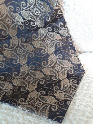 HISDERN Hombre Paisley Dorado ASCOT CRAVAT 49"/ 6" NUEVO CON ETIQUETAS Foto 1 de 4