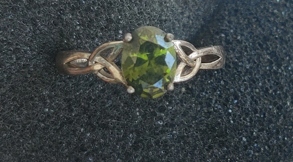Anillo solitario ovalado de peridoto de plata de ley 925 vintage talla 5 Foto 1 de 4