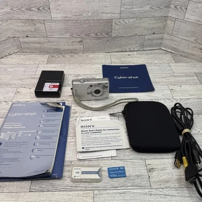 Sony Cybershot DSC-W50 6.0MP Digital Camera Silver Tested Charger & SD READ** - Image 1 of 4