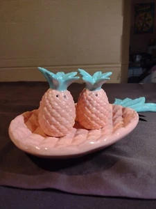 Ceramic Pink Pineapple- Salt N Pepper Shakers - New with pineapple tray - Picture 1 of 5