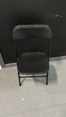 Sillas de Patio Color Negras Usadas Como Nueva Modernas - Image 1 of 3